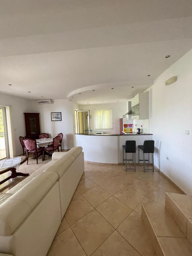 Apartments Rozela Улцинь Екстер'єр фото