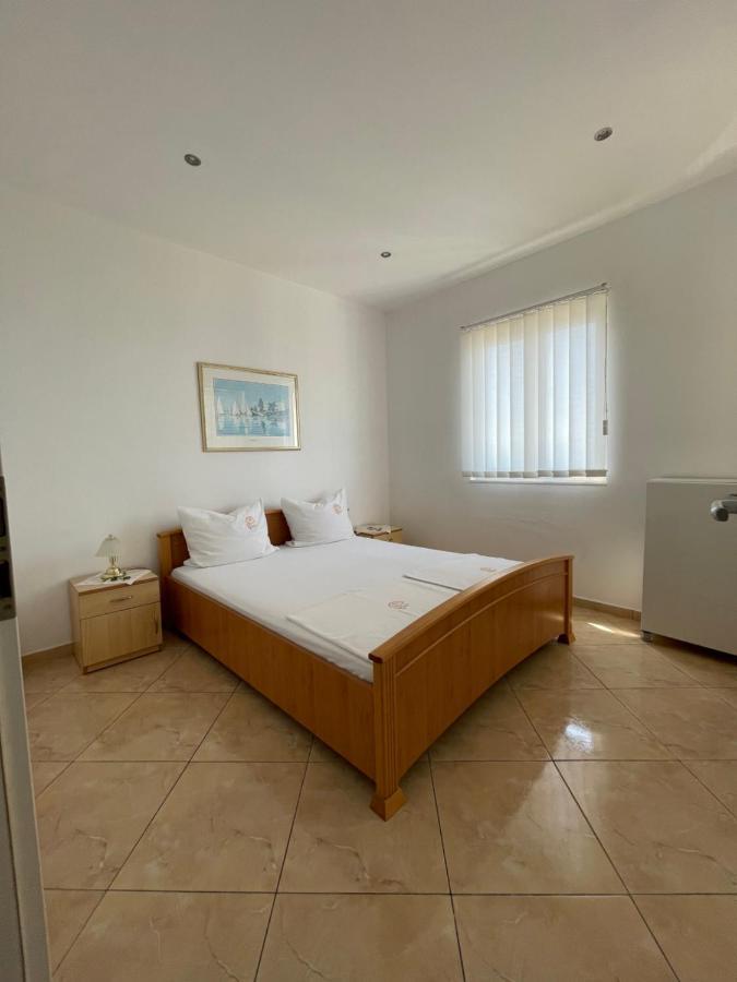 Apartments Rozela Улцинь Екстер'єр фото